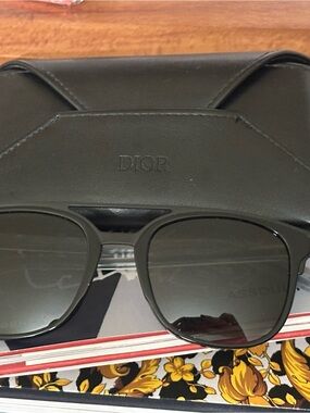 Dior Men’s Black Sunglasses with Black Case
